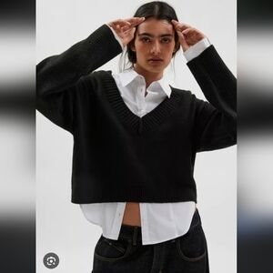 629-BDG Light Tan V-Neck Sweater